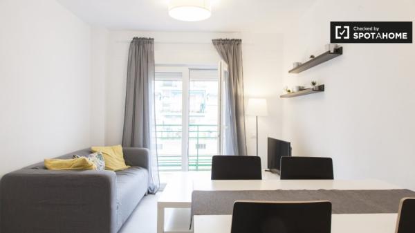 Apartamento de 3 dormitorios en alquiler en Aluche, Madrid