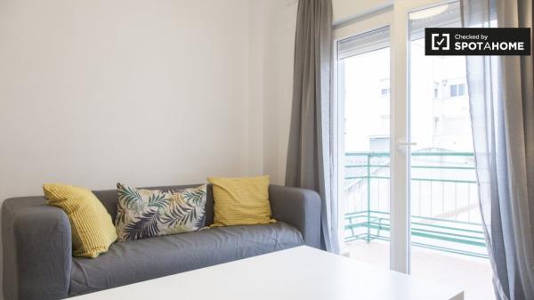 Apartamento de 3 dormitorios en alquiler en Aluche, Madrid