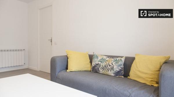 Apartamento de 3 dormitorios en alquiler en Aluche, Madrid