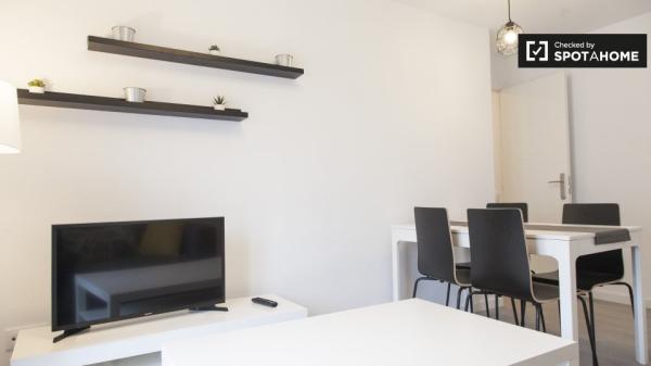 Apartamento de 3 dormitorios en alquiler en Aluche, Madrid