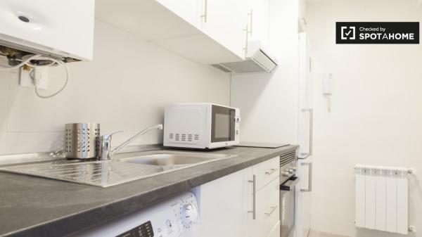 Apartamento de 3 dormitorios en alquiler en Aluche, Madrid