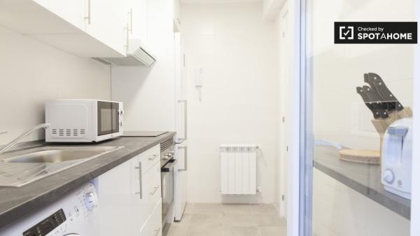 Apartamento de 3 dormitorios en alquiler en Aluche, Madrid