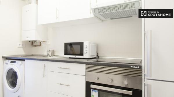 Apartamento de 3 dormitorios en alquiler en Aluche, Madrid