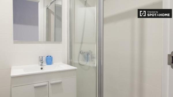 Apartamento de 3 dormitorios en alquiler en Aluche, Madrid