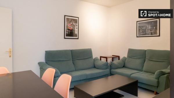 Apartamento de 3 dormitorios en alquiler en Chamberí, Madrid.