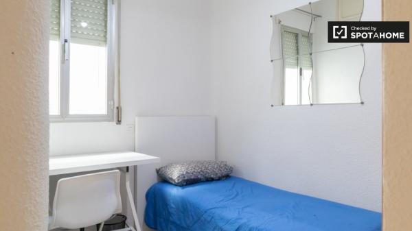 Apartamento de 3 dormitorios en alquiler en Chamberí, Madrid.