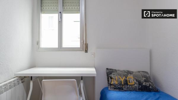 Apartamento de 3 dormitorios en alquiler en Chamberí, Madrid.