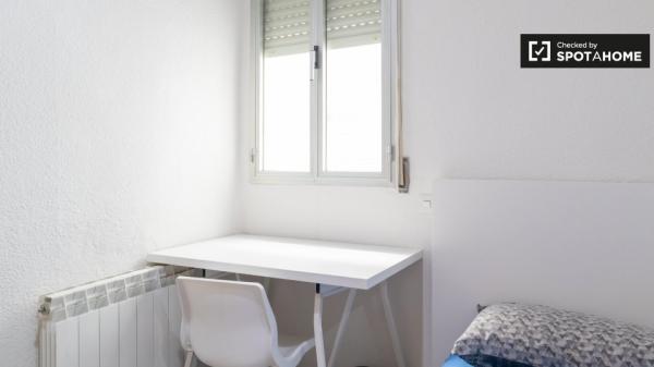 Apartamento de 3 dormitorios en alquiler en Chamberí, Madrid.