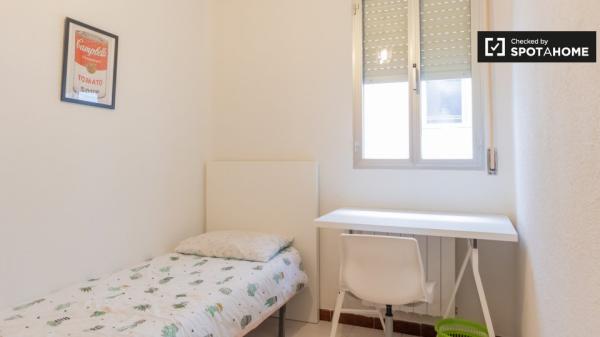 Apartamento de 3 dormitorios en alquiler en Chamberí, Madrid.