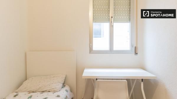 Apartamento de 3 dormitorios en alquiler en Chamberí, Madrid.