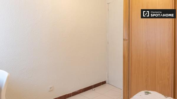 Apartamento de 3 dormitorios en alquiler en Chamberí, Madrid.