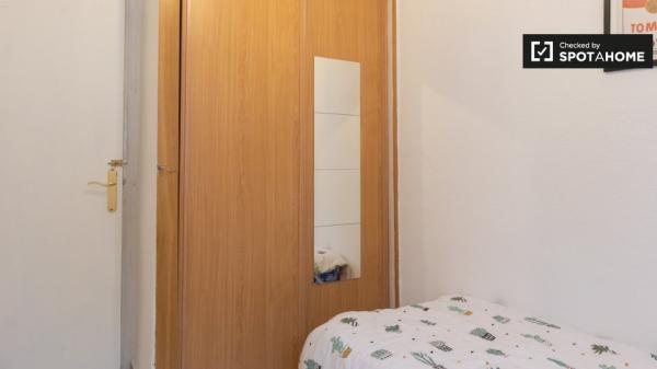 Apartamento de 3 dormitorios en alquiler en Chamberí, Madrid.