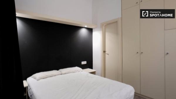 Estudio minimalista en alquiler en El Raval, Barcelona