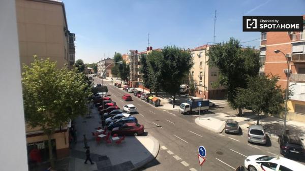 Elegante apartamento de 3 dormitorios en alquiler en Vicálvaro, Madrid