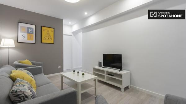 Acogedora habitación en alquiler en apartamento de 6 dormitorios en Príncipe Pío