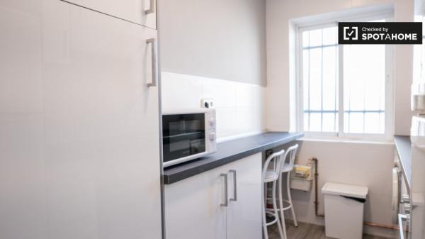 Apartamento de 3 dormitorios en alquiler en Hortaleza, Madrid.