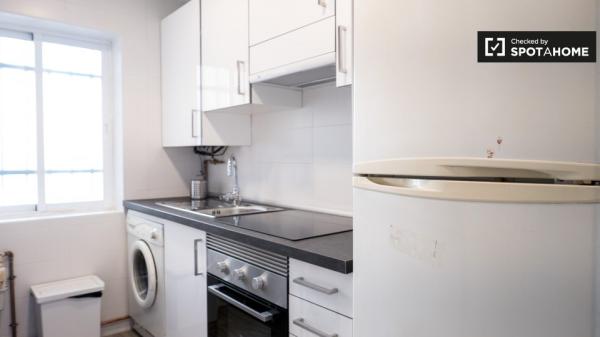 Apartamento de 3 dormitorios en alquiler en Hortaleza, Madrid.