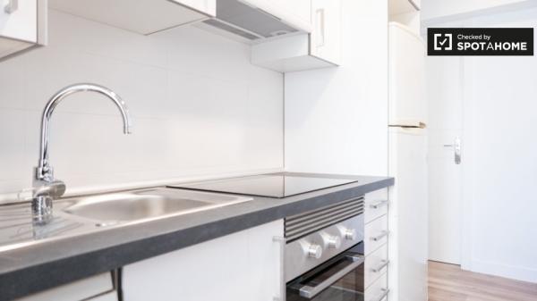 Apartamento de 3 dormitorios en alquiler en Hortaleza, Madrid.