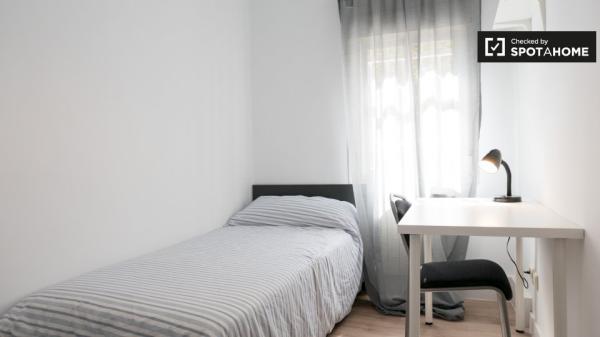 Apartamento de 3 dormitorios en alquiler en Hortaleza, Madrid.