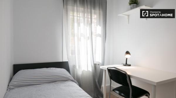 Apartamento de 3 dormitorios en alquiler en Hortaleza, Madrid.