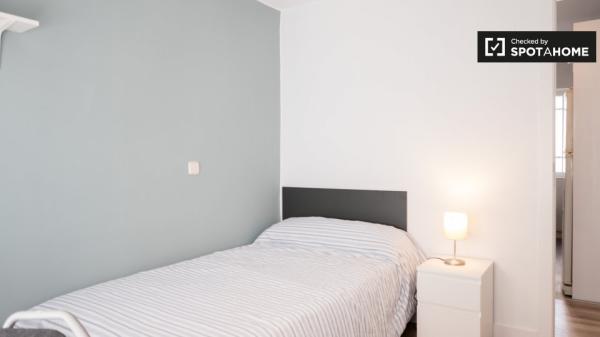 Apartamento de 3 dormitorios en alquiler en Hortaleza, Madrid.