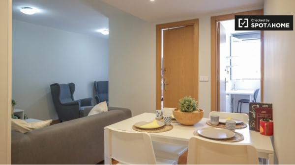 Apartamento de 3 dormitorios en alquiler en Puerta del Angel, Madrid