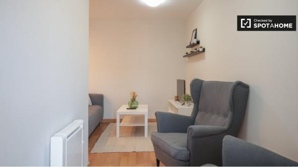 Apartamento de 3 dormitorios en alquiler en Puerta del Angel, Madrid