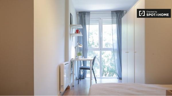 Apartamento de 3 dormitorios en alquiler en Puerta del Angel, Madrid