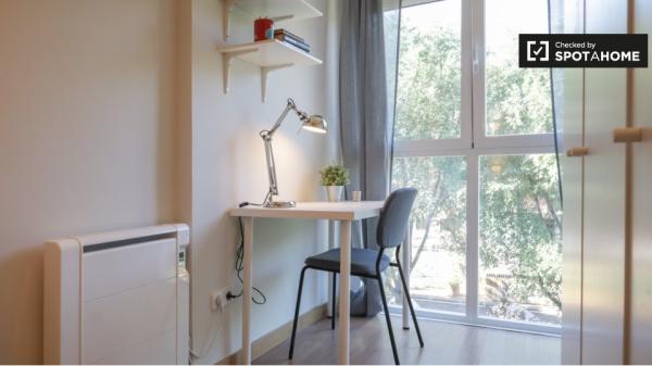 Apartamento de 3 dormitorios en alquiler en Puerta del Angel, Madrid