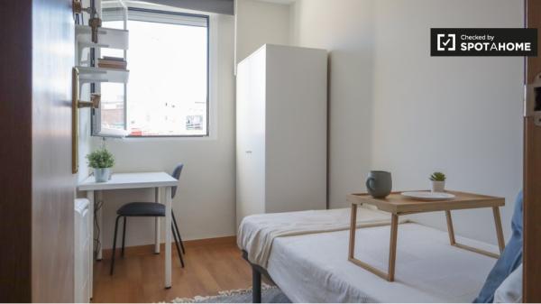 Apartamento de 3 dormitorios en alquiler en Puerta del Angel, Madrid