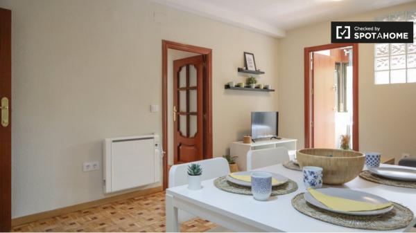 Apartamento de 4 dormitorios en alquiler en Aluche, Madrid.