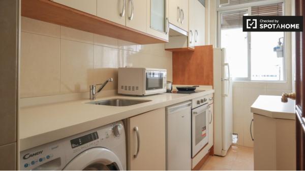 Apartamento de 4 dormitorios en alquiler en Aluche, Madrid.