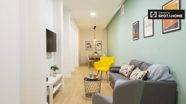 Se alquila habitación doble, apartamento de 8 dormitorios, Argüelles, Madrid