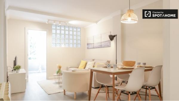 Apartamento de 4 dormitorios en alquiler en Aluche, Madrid.