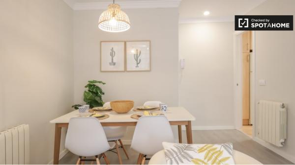 Apartamento de 4 dormitorios en alquiler en Aluche, Madrid.