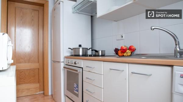 Apartamento de 4 dormitorios en Aluche, Madrid