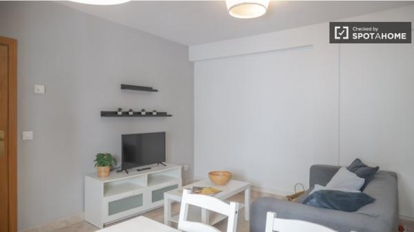 Apartamento de 3 dormitorios en alquiler en Puerta Bonita, Madrid