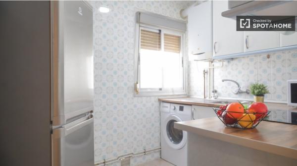 Apartamento de 3 dormitorios en alquiler en Puerta Bonita, Madrid