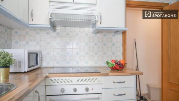 Apartamento de 3 dormitorios en alquiler en Puerta Bonita, Madrid