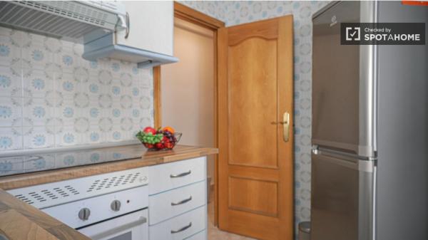 Apartamento de 3 dormitorios en alquiler en Puerta Bonita, Madrid