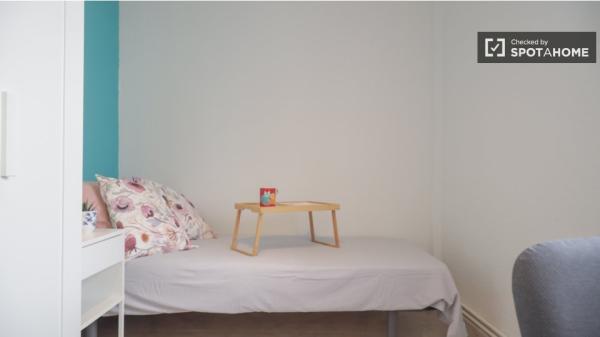 Apartamento de 3 dormitorios en alquiler en Puerta Bonita, Madrid