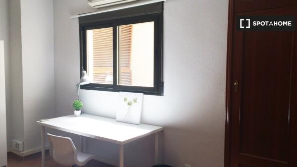 Apartamento de 3 dormitorios - Guindalera y Fuente del Berro, Madrid