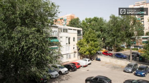 Piso en alquiler de 4 habitaciones en Latina, Madrid