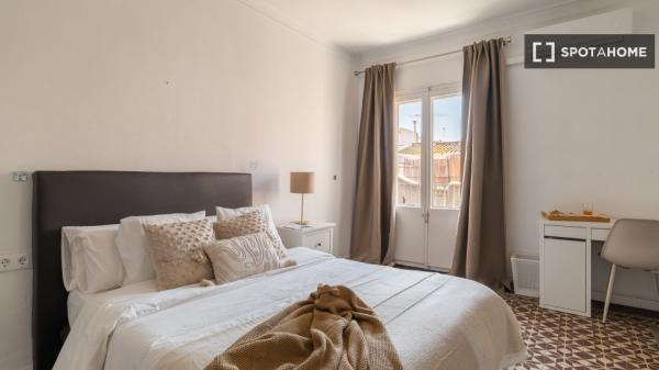 Alquiler de habitaciones en apartamento de 7 dormitorios en Barcelona