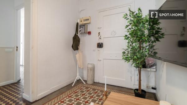 Alquiler de habitaciones en apartamento de 7 dormitorios en Barcelona