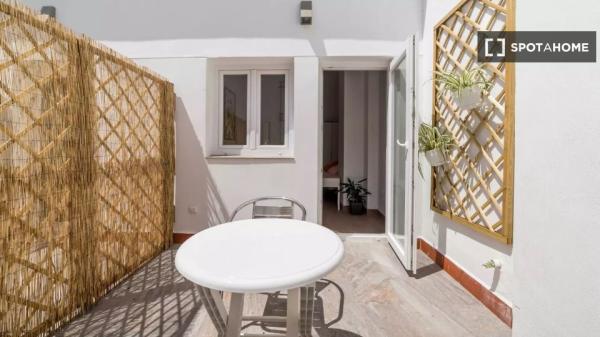 Se alquila habitación en piso compartido en Valencia