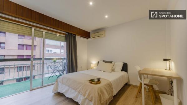 Dormitorio en piso compartido en Valencia