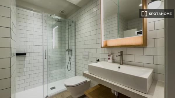 Quarto para alugar em apartamento de 4 quartos em Barcelona