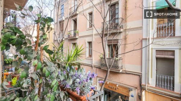 Confortable, spacieux et lumineux dans la Carrer Verdi