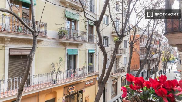 Confortable, spacieux et lumineux dans la Carrer Verdi